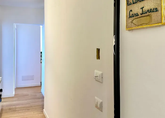 Jureka By Housilia Cefalù