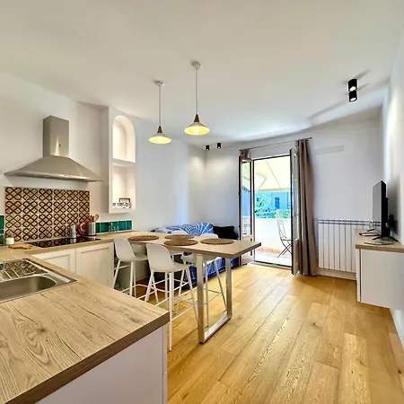 Jureka By Housilia 체팔루