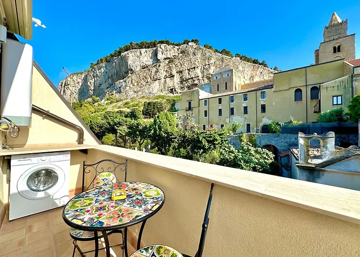Jureka By Housilia Apartman