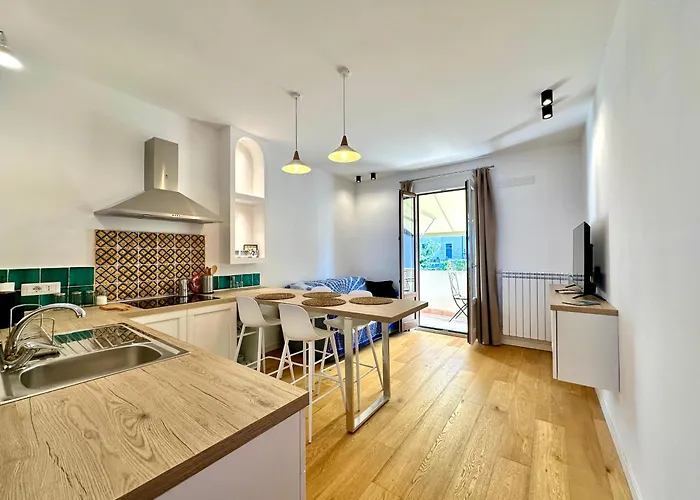 Jureka By Housilia Cefalù